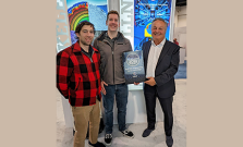 Spack developers being presented with the HPC Editor's Choice Award